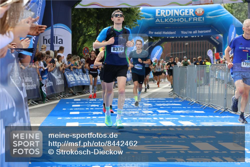 29.06.2025 - hella hamburg halbmarathon Strokosch-Dieckow http://msf.ph/oto/8442462 29.06.2025 10:40:20 Ziel 5410, 5803, 6649, 8370, 8465, 12704, 14699, 14924, 15247, 17245, 17916, 18614 meine-sportfotos.de
