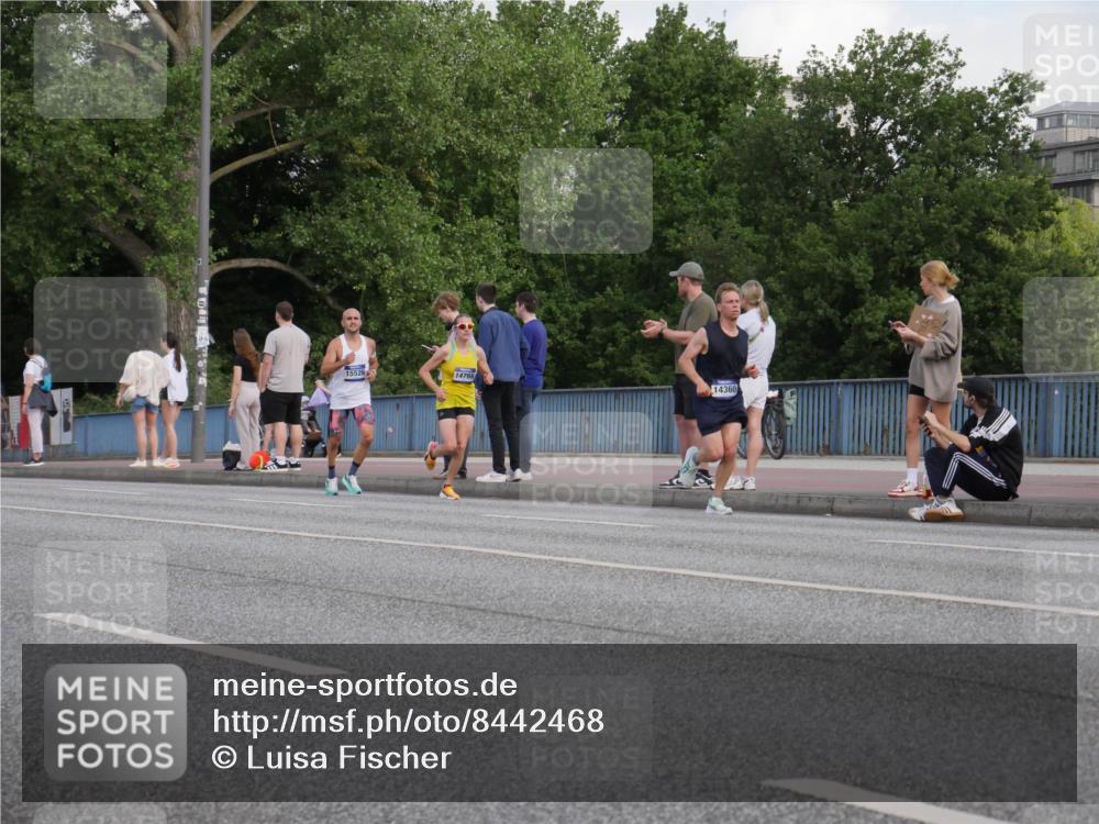 29.06.2025 - hella hamburg halbmarathon Luisa Fischer http://msf.ph/oto/8442468 29.06.2025 09:42:50 Kennedybrücke 15526, 14766, 14360 meine-sportfotos.de