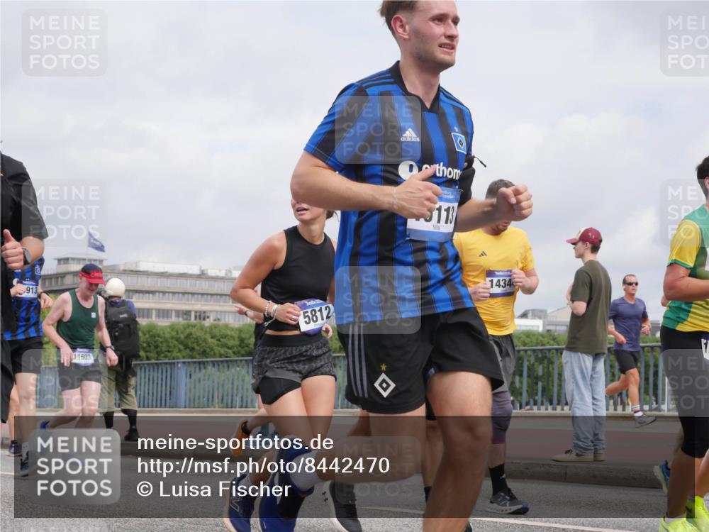29.06.2025 - hella hamburg halbmarathon Luisa Fischer http://msf.ph/oto/8442470 29.06.2025 10:23:59 Kennedybrücke 913, 11603, 5812, 113, 1434, 2101, 2923, 3161, 3781, 5811, 5812, 6608, 6844, 8113, 8146, 8724, 8940, 9005, 9236, 9981, 10350, 10585 meine-sportfotos.de