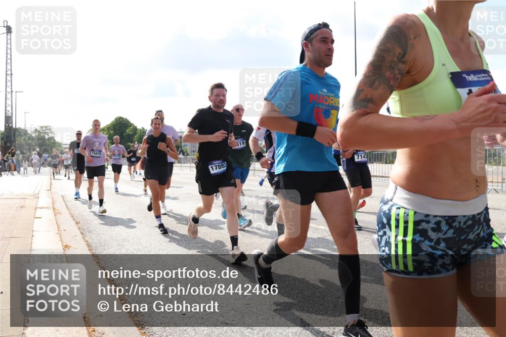 29.06.2025 - hella hamburg halbmarathon Lena Gebhardt http://msf.ph/oto/8442486 29.06.2025 09:53:04 Lombardsbrücke 15879, 18476, 17882, 319, 1, 2, 714, 1012, 1070, 1163, 1176, 1220, 1391, 1415, 1466, 1558, 1613, 1735, 1759, 1782, 2048, 2189, 2213, 2233, 2234, 2590, 2788, 2970, 3021, 3098, 3109, 3124, 3304, 3907, 3917, 3928, 4080, 4091, 4277, 4497, 4553, 4691, 4933, 4981, 4997, 5007, 5022, 5132, 5476, 5477, 5623, 5624, 5682, 6081, 6152, 6203, 6460, 6712, 6716, 7005, 7067, 7093, 7147, 7191, 7204, 7322, 7325, 7450, 7451, 7599, 7765, 7843, 7865, 7961, 8063, 8145, 8467, 8664 meine-sportfotos.de