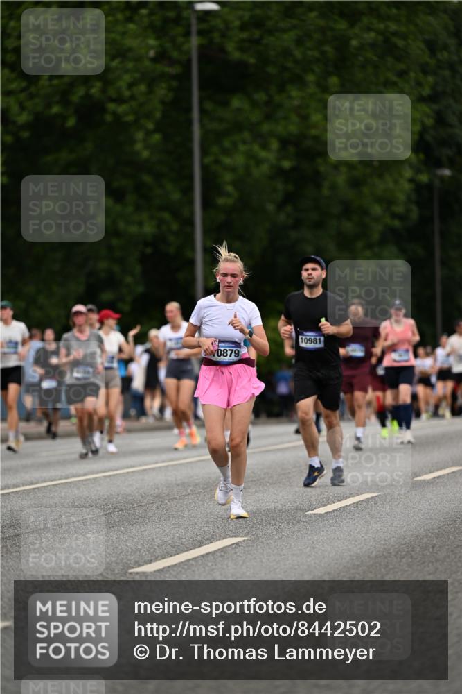 29.06.2025 - hella hamburg halbmarathon Dr. Thomas Lammeyer http://msf.ph/oto/8442502 29.06.2025 10:57:23 Kennedybrücke 2420, 2983, 2988, 3227, 4595, 6135, 6604, 7032, 7039, 7511, 7690, 7735, 7871, 9340, 9368, 10080, 10417, 10490, 10568, 10879, 10981 meine-sportfotos.de