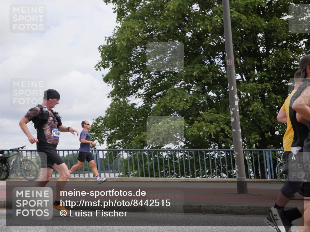 29.06.2025 - hella hamburg halbmarathon Luisa Fischer http://msf.ph/oto/8442515 29.06.2025 10:24:01 Kennedybrücke 1783, 2101, 2923, 2986, 3161, 3781, 5811, 5812, 8113, 8146, 8724, 9981, 10350, 10585 meine-sportfotos.de