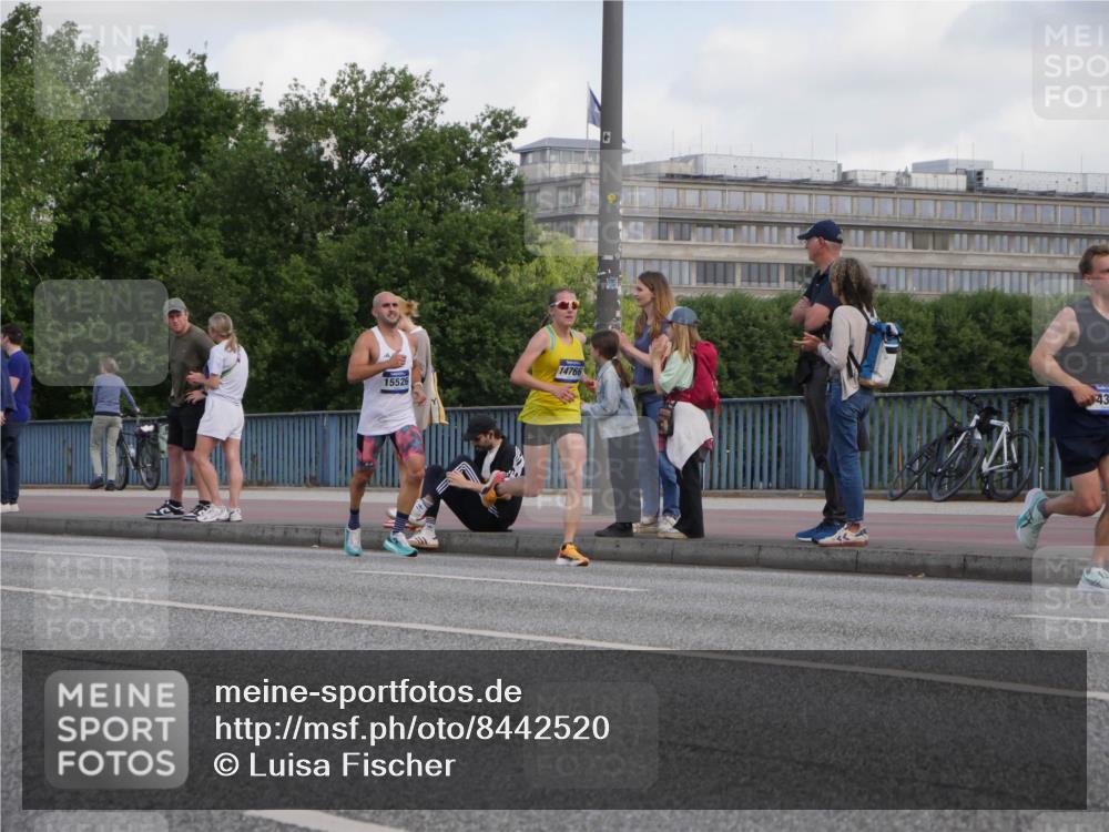 29.06.2025 - hella hamburg halbmarathon Luisa Fischer http://msf.ph/oto/8442520 29.06.2025 09:42:52 Kennedybrücke 14766, 15526, 43 meine-sportfotos.de