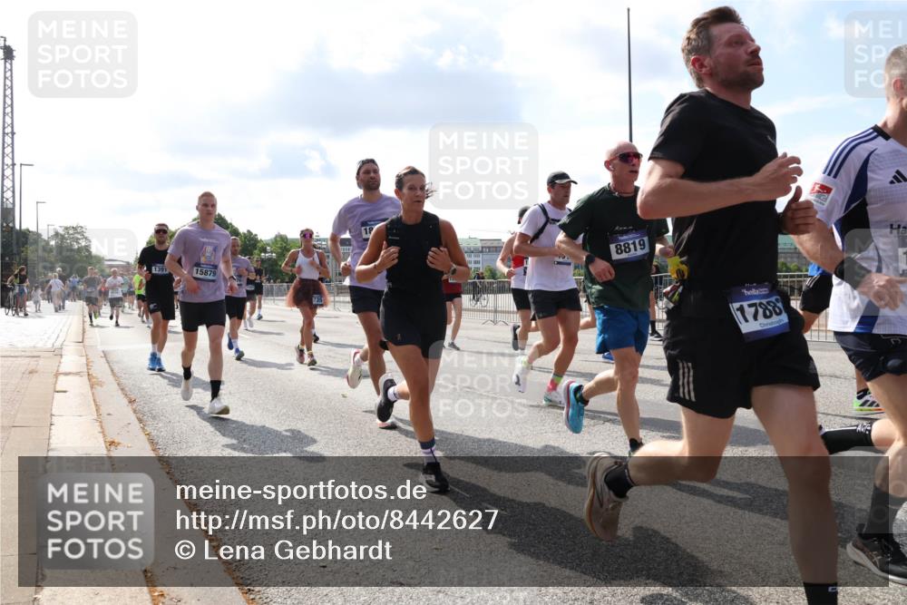 29.06.2025 - hella hamburg halbmarathon Lena Gebhardt http://msf.ph/oto/8442627 29.06.2025 09:53:05 Lombardsbrücke 1391, 15879, 735, 8819, 1788, 1012, 1070, 1163, 1176, 1391, 1415, 1466, 1558, 1613, 1735, 1750, 1759, 1782, 2048, 2189, 2213, 2233, 2234, 2590, 2788, 2970, 3021, 3098, 3109, 3124, 3304, 3907, 3917, 3928, 4080, 4091, 4277, 4497, 4553, 4691, 4933, 4981, 4997, 5007, 5022, 5132, 5476, 5477, 5623, 5624, 5682, 6081, 6152, 6203, 6460, 6712, 6716, 7005, 7067, 7093, 7147, 7191, 7204, 7322, 7325, 7450, 7451, 7599, 7765, 7843, 7865, 8063, 8145, 8467, 8664 meine-sportfotos.de