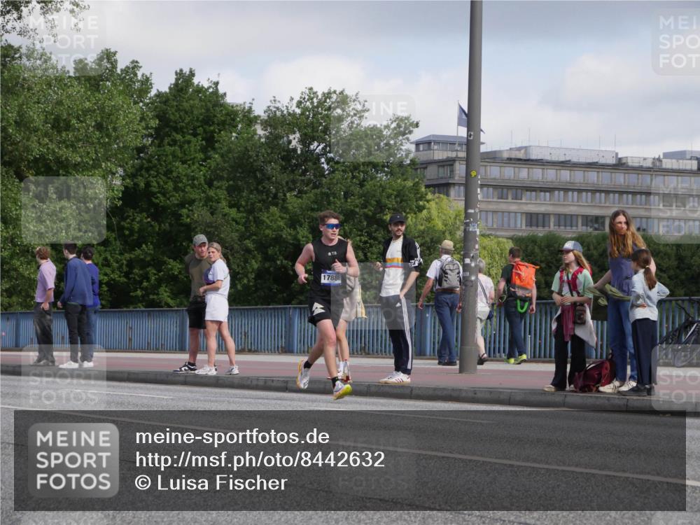 29.06.2025 - hella hamburg halbmarathon Luisa Fischer http://msf.ph/oto/8442632 29.06.2025 09:43:12 Kennedybrücke 18, 17886, 7963 meine-sportfotos.de