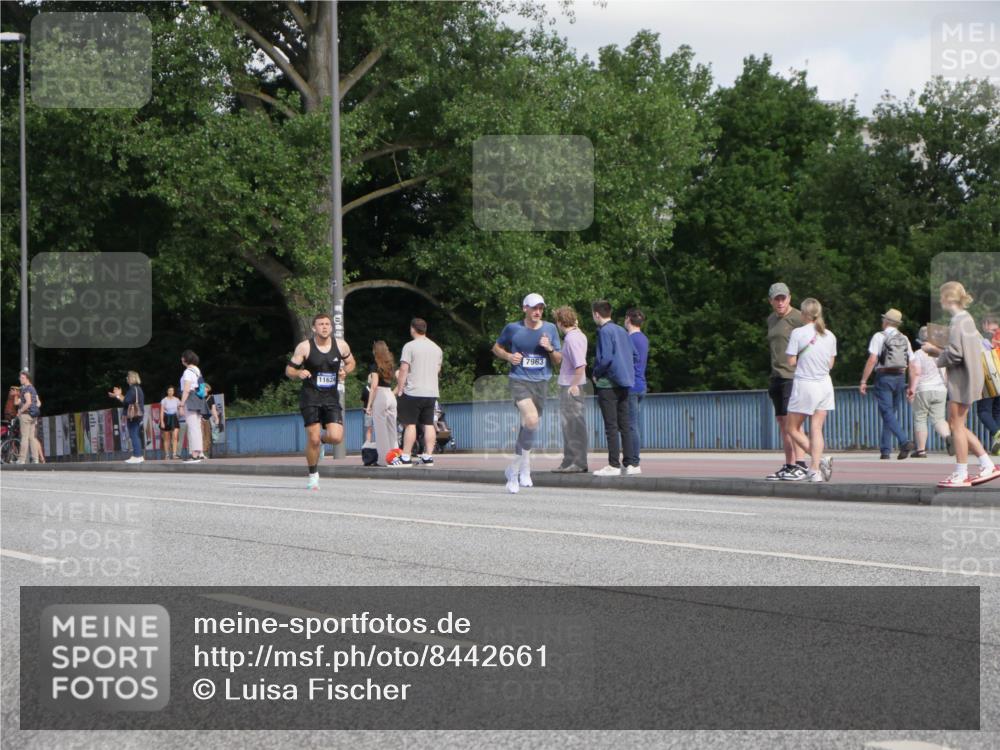 29.06.2025 - hella hamburg halbmarathon Luisa Fischer http://msf.ph/oto/8442661 29.06.2025 09:43:17 Kennedybrücke 11624, 7963, 2459, 7963 meine-sportfotos.de