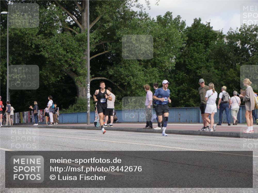 29.06.2025 - hella hamburg halbmarathon Luisa Fischer http://msf.ph/oto/8442676 29.06.2025 09:43:18 Kennedybrücke 963, 11624, 2459, 7963, 9442 meine-sportfotos.de