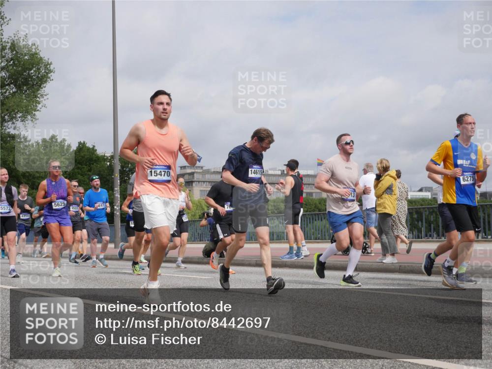 29.06.2025 - hella hamburg halbmarathon Luisa Fischer http://msf.ph/oto/8442697 29.06.2025 10:24:13 Kennedybrücke 5572, 4350, 5625, 9501, 247, 14615, 15470, 6275, 1266, 1658, 2325, 2383, 2986, 3247, 3434, 3813, 4082, 4350, 5041, 5625, 5767, 6275, 6308, 7608, 8844, 9501, 10602 meine-sportfotos.de