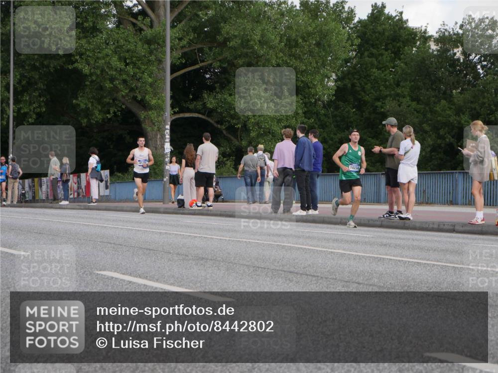 29.06.2025 - hella hamburg halbmarathon Luisa Fischer http://msf.ph/oto/8442802 29.06.2025 09:43:29 Kennedybrücke 10234, 2459, 4128, 9442, 10234 meine-sportfotos.de