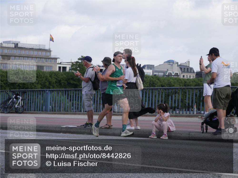 29.06.2025 - hella hamburg halbmarathon Luisa Fischer http://msf.ph/oto/8442826 29.06.2025 09:43:33 Kennedybrücke 1023, 4128, 4571, 10234 meine-sportfotos.de