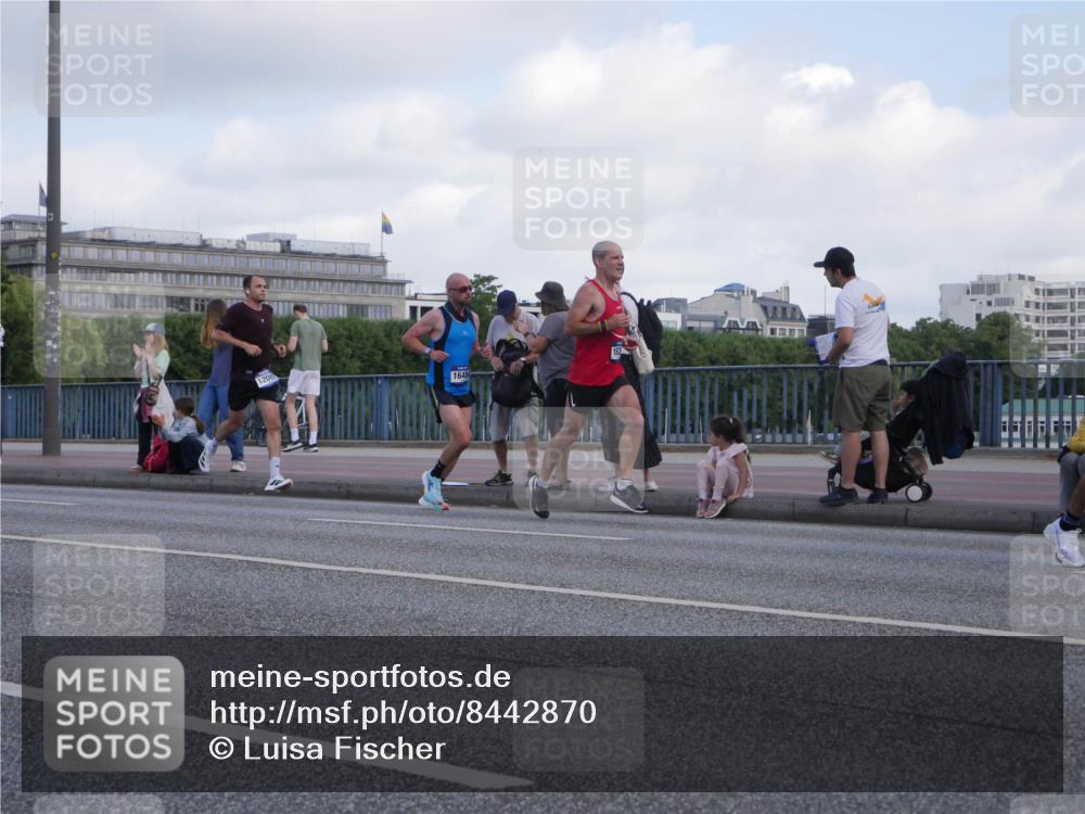 29.06.2025 - hella hamburg halbmarathon Luisa Fischer http://msf.ph/oto/8442870 29.06.2025 09:43:41 Kennedybrücke 1200, 16484, 4571, 10780 meine-sportfotos.de