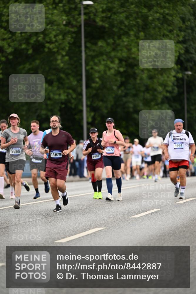 29.06.2025 - hella hamburg halbmarathon Dr. Thomas Lammeyer http://msf.ph/oto/8442887 29.06.2025 10:57:28 Kennedybrücke 2291, 2420, 2983, 4595, 6135, 6604, 7032, 7039, 7511, 7690, 9368, 10080, 10417, 10490, 10568, 10879, 10981, 11268 meine-sportfotos.de