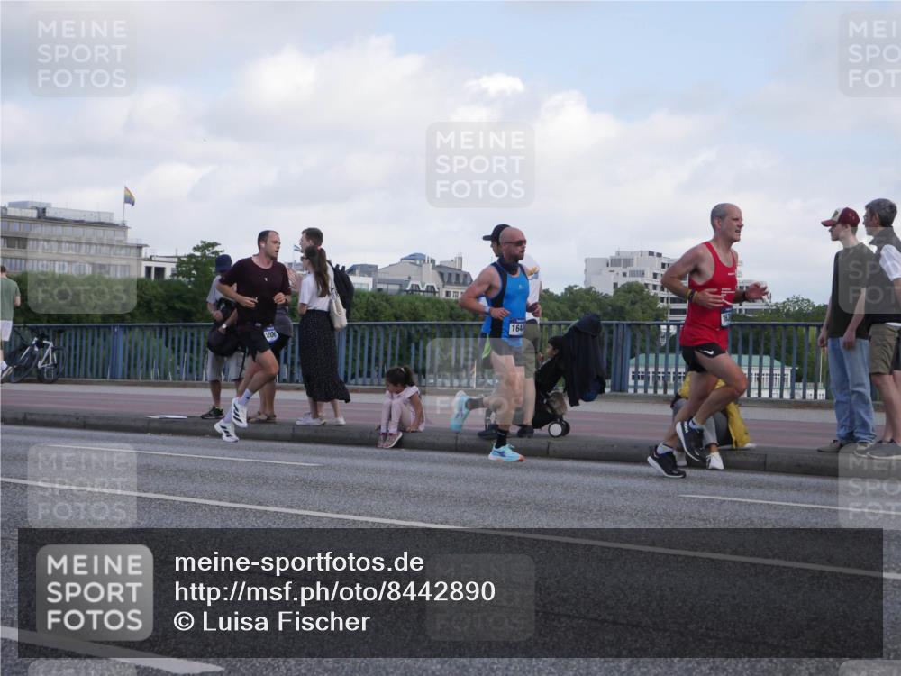 29.06.2025 - hella hamburg halbmarathon Luisa Fischer http://msf.ph/oto/8442890 29.06.2025 09:43:42 Kennedybrücke 4571, 10780 meine-sportfotos.de