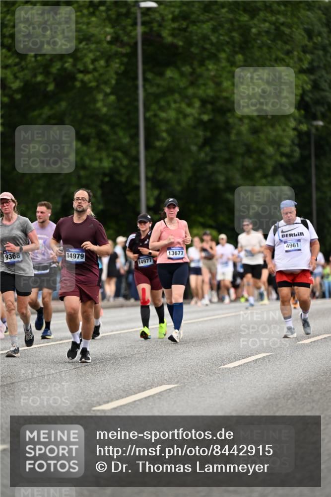 29.06.2025 - hella hamburg halbmarathon Dr. Thomas Lammeyer http://msf.ph/oto/8442915 29.06.2025 10:57:28 Kennedybrücke 2291, 2420, 2983, 4595, 6135, 6604, 7032, 7039, 7511, 7690, 9368, 10080, 10417, 10490, 10568, 10879, 10981, 11268 meine-sportfotos.de