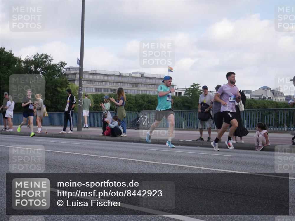 29.06.2025 - hella hamburg halbmarathon Luisa Fischer http://msf.ph/oto/8442923 29.06.2025 09:43:45 Kennedybrücke 107, 11194, 10780 meine-sportfotos.de