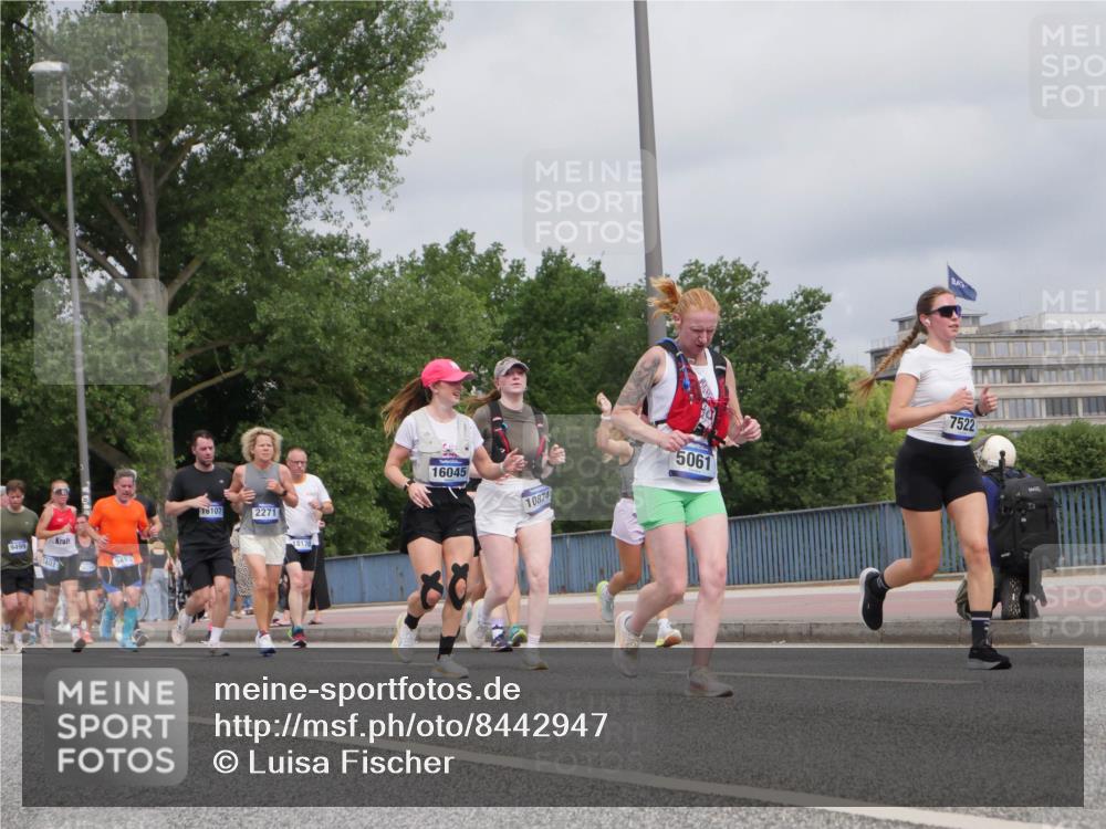 29.06.2025 - hella hamburg halbmarathon Luisa Fischer http://msf.ph/oto/8442947 29.06.2025 10:24:39 Kennedybrücke 107, 2271, 94997, 9499, 1401, 18170, 16045, 10874, 5061, 7522, 1401, 2271, 2635, 3122, 3817, 4786, 5061, 5395, 5493, 5957, 6086, 7228, 7522, 7781, 8095, 9499, 9624, 10374, 10874 meine-sportfotos.de