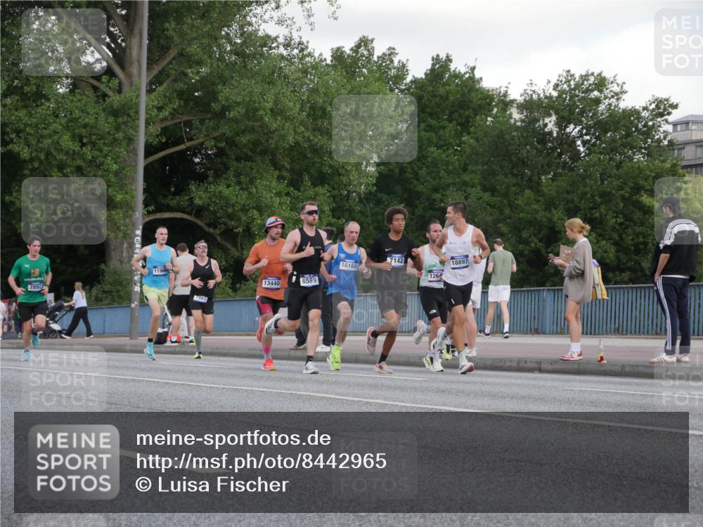 29.06.2025 - hella hamburg halbmarathon Luisa Fischer http://msf.ph/oto/8442965 29.06.2025 09:43:52 Kennedybrücke 2892, 1196, 7862, 7142, 16169, 6559, 13440, 1264, 18897, 2892, 6559, 7862 meine-sportfotos.de
