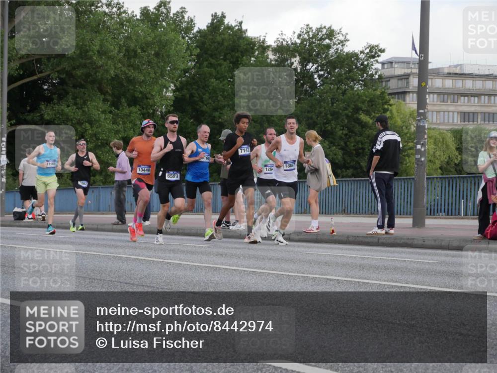 29.06.2025 - hella hamburg halbmarathon Luisa Fischer http://msf.ph/oto/8442974 29.06.2025 09:43:53 Kennedybrücke 11965, 7862, 13440, 6559, 169, 7142, 1264, 18897, 2892, 6559, 7862 meine-sportfotos.de