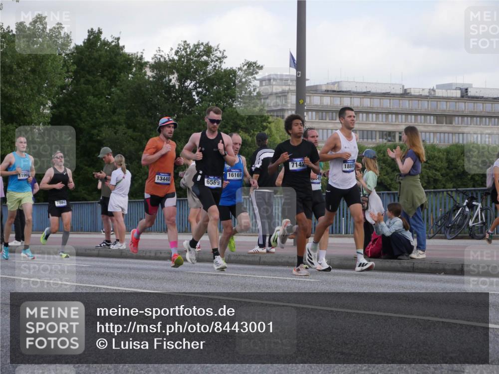 29.06.2025 - hella hamburg halbmarathon Luisa Fischer http://msf.ph/oto/8443001 29.06.2025 09:43:54 Kennedybrücke 11965, 7862, 7142, 18897, 16169, 13440, 6559, 2892, 6559, 7862 meine-sportfotos.de