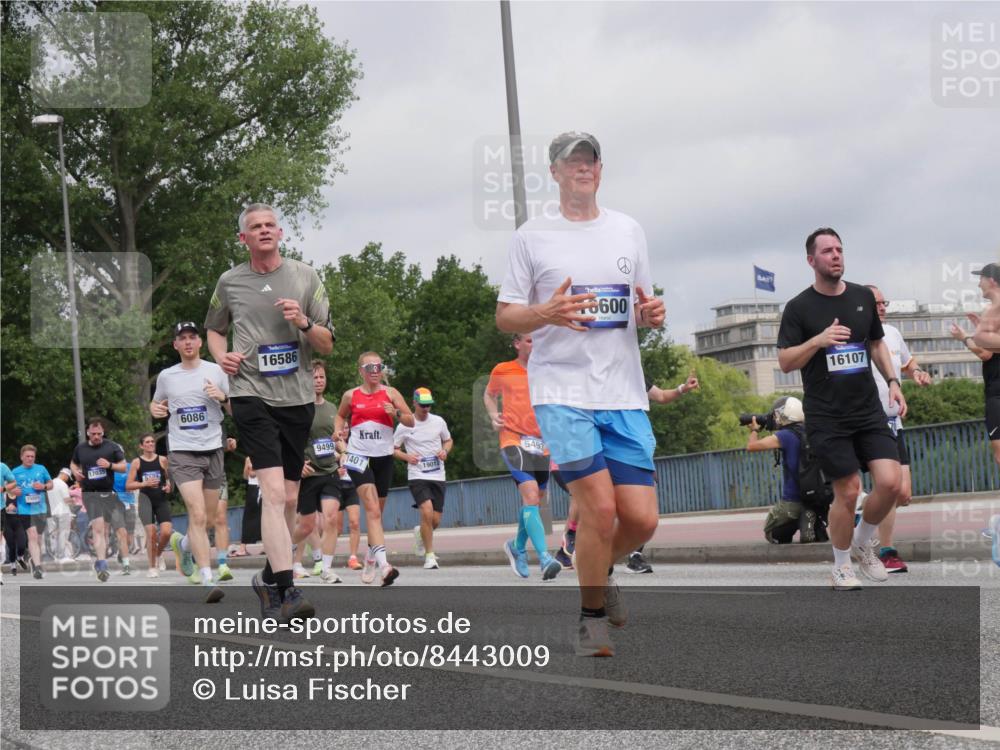29.06.2025 - hella hamburg halbmarathon Luisa Fischer http://msf.ph/oto/8443009 29.06.2025 10:24:44 Kennedybrücke 17035, 6086, 16586, 9499, 1401, 19012, 5493, 6600, 16107, 1401, 2271, 2315, 2353, 3122, 3770, 3817, 4697, 5061, 5122, 5493, 5957, 6086, 7075, 7228, 7522, 8286, 9369, 9499, 9532, 10374 meine-sportfotos.de