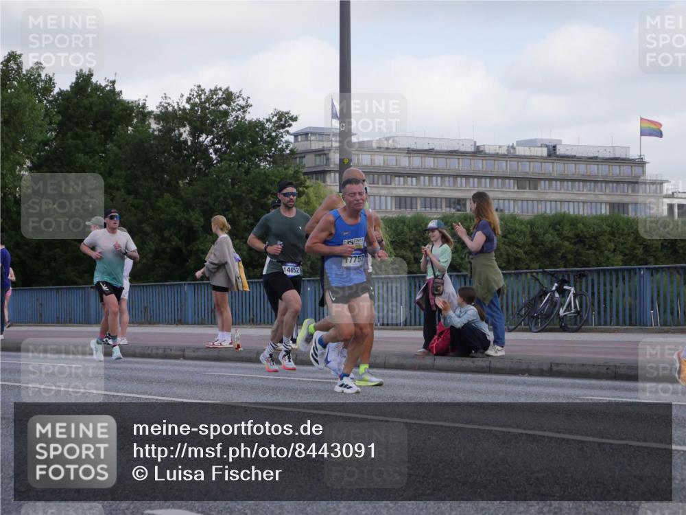 29.06.2025 - hella hamburg halbmarathon Luisa Fischer http://msf.ph/oto/8443091 29.06.2025 09:44:08 Kennedybrücke 14652, 17752, 1241, 2604 meine-sportfotos.de