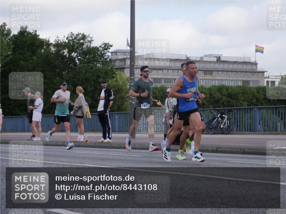29.06.2025 - hella hamburg halbmarathon Luisa Fischer http://msf.ph/oto/8443108 29.06.2025 09:44:08 Kennedybrücke 752, 14652, 1241, 2604 meine-sportfotos.de