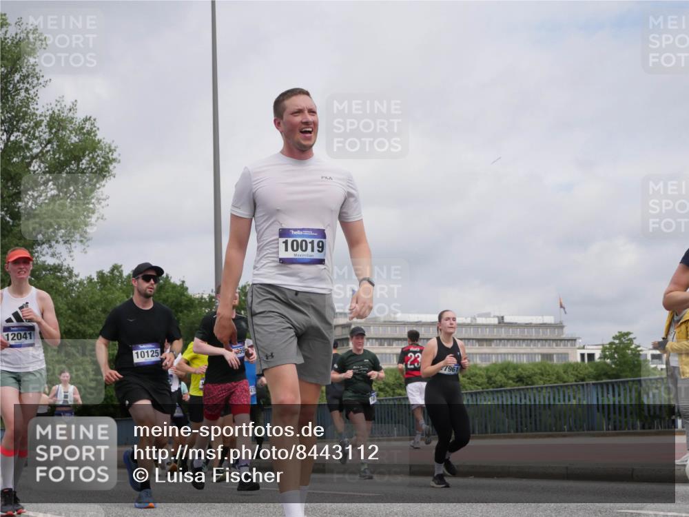 29.06.2025 - hella hamburg halbmarathon Luisa Fischer http://msf.ph/oto/8443112 29.06.2025 10:24:54 Kennedybrücke 12041, 10125, 10019, 23, 7961, 1072, 1191, 1250, 1958, 2315, 2353, 2529, 2815, 2841, 3606, 3770, 3826, 4046, 5122, 5412, 5641, 5759, 6103, 7075, 7672, 8959, 9326, 9369, 9483, 9532, 10019, 10125, 10787 meine-sportfotos.de