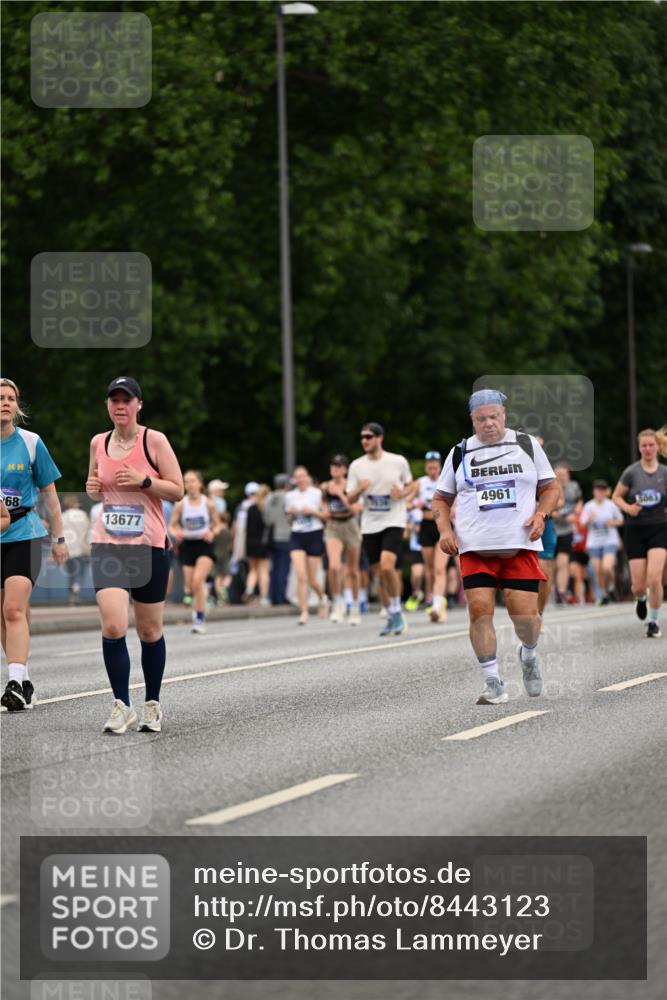 29.06.2025 - hella hamburg halbmarathon Dr. Thomas Lammeyer http://msf.ph/oto/8443123 29.06.2025 10:57:30 Kennedybrücke 2291, 2420, 2983, 4595, 7032, 7039, 7511, 7690, 7890, 9368, 10080, 10417, 10490, 10568, 10879, 10981, 11268 meine-sportfotos.de