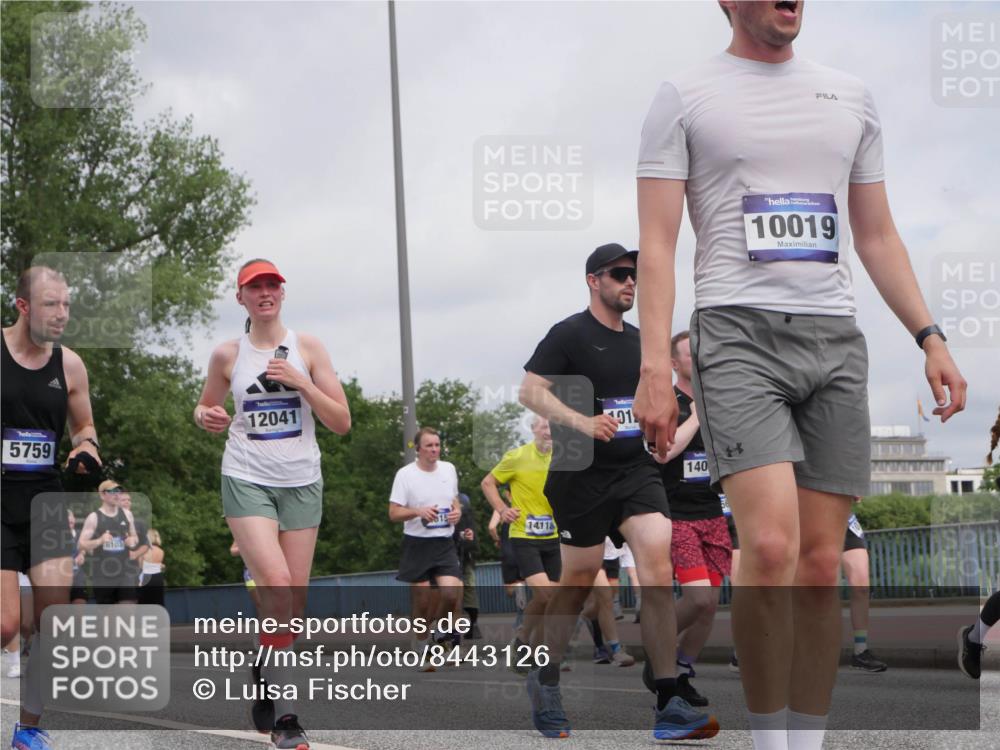 29.06.2025 - hella hamburg halbmarathon Luisa Fischer http://msf.ph/oto/8443126 29.06.2025 10:24:55 Kennedybrücke 5759, 6103, 12041, 15, 14118, 91, 140, 10019, 1072, 1158, 1191, 1250, 1958, 2315, 2353, 2529, 2815, 2841, 3606, 3770, 3826, 4046, 5412, 5641, 5759, 6103, 7075, 7672, 8896, 8959, 9326, 9483, 9532, 9635, 10019, 10125, 10787 meine-sportfotos.de