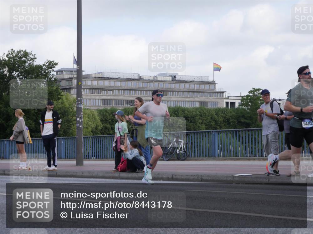 29.06.2025 - hella hamburg halbmarathon Luisa Fischer http://msf.ph/oto/8443178 29.06.2025 09:44:10 Kennedybrücke 14652, 1241, 2604, 10485 meine-sportfotos.de