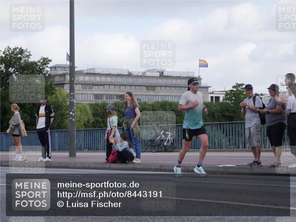 29.06.2025 - hella hamburg halbmarathon Luisa Fischer http://msf.ph/oto/8443191 29.06.2025 09:44:10 Kennedybrücke 1241, 2604, 10485 meine-sportfotos.de