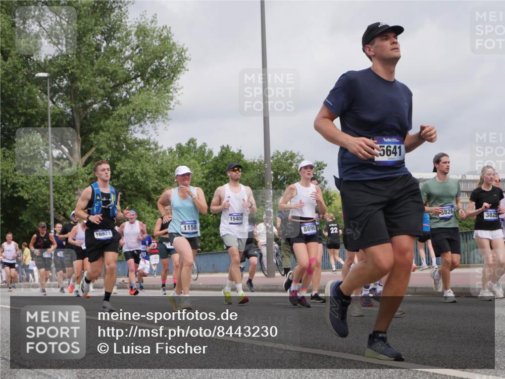 29.06.2025 - hella hamburg halbmarathon Luisa Fischer http://msf.ph/oto/8443230 29.06.2025 10:25:03 Kennedybrücke 171, 76, 10921, 1158, 15404, 8896, 22, 5641, 5826, 3825, 1158, 1668, 1958, 2009, 2529, 2841, 3825, 3826, 4046, 4289, 5412, 5641, 6103, 7375, 7612, 7672, 8431, 8860, 8896, 8959, 9002, 9062, 9326, 9327, 9483, 9635, 10787 meine-sportfotos.de