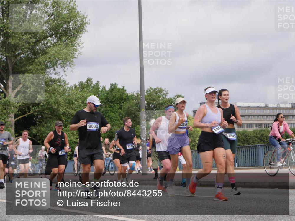 29.06.2025 - hella hamburg halbmarathon Luisa Fischer http://msf.ph/oto/8443255 29.06.2025 10:25:06 Kennedybrücke 900, 17155, 9002, 7375, 2894, 1616, 1843, 1158, 1269, 1668, 2009, 3825, 3826, 4046, 4289, 5641, 7375, 7612, 7672, 8431, 8860, 8896, 9002, 9062, 9327, 9635, 9788 meine-sportfotos.de