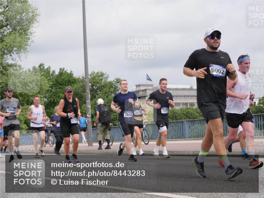29.06.2025 - hella hamburg halbmarathon Luisa Fischer http://msf.ph/oto/8443283 29.06.2025 10:25:08 Kennedybrücke 19008, 17159, 7612, 9327, 7375, 9002, 1158, 1269, 1668, 2009, 3825, 4289, 4375, 7375, 7612, 8431, 8860, 8896, 9002, 9062, 9327, 9635, 9788, 10167 meine-sportfotos.de