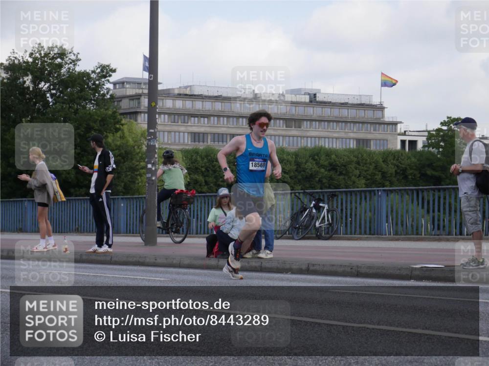 29.06.2025 - hella hamburg halbmarathon Luisa Fischer http://msf.ph/oto/8443289 29.06.2025 09:44:19 Kennedybrücke 18569, 2604, 10485 meine-sportfotos.de