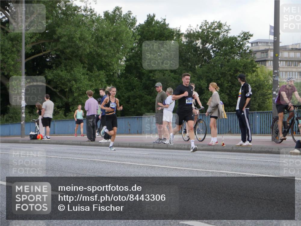 29.06.2025 - hella hamburg halbmarathon Luisa Fischer http://msf.ph/oto/8443306 29.06.2025 09:44:23 Kennedybrücke 14113, 2618 meine-sportfotos.de