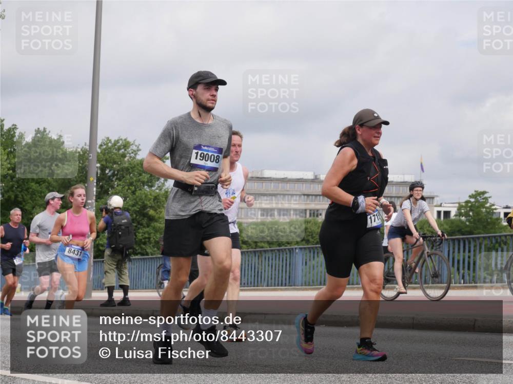 29.06.2025 - hella hamburg halbmarathon Luisa Fischer http://msf.ph/oto/8443307 29.06.2025 10:25:10 Kennedybrücke 8431, 19008, 1715, 1269, 2009, 4289, 4375, 4376, 6676, 7375, 7612, 8431, 9002, 9062, 9327, 9788, 10167 meine-sportfotos.de
