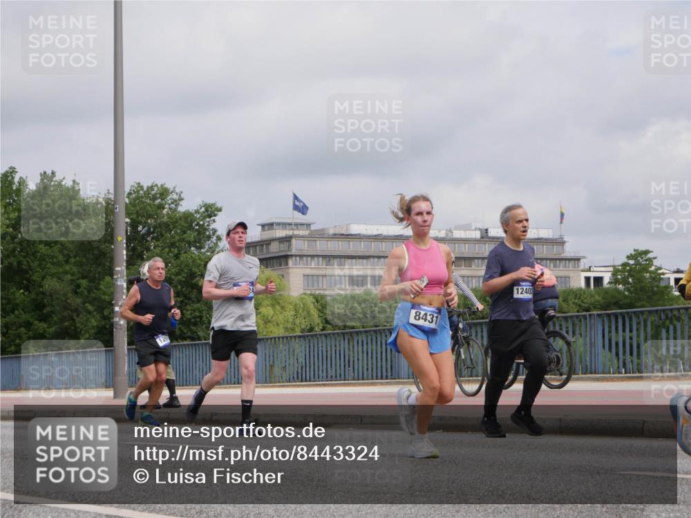 29.06.2025 - hella hamburg halbmarathon Luisa Fischer http://msf.ph/oto/8443324 29.06.2025 10:25:12 Kennedybrücke 1269, 8431, 12402, 1269, 1963, 2009, 2919, 4289, 4375, 4376, 6676, 7375, 7612, 8431, 8884, 8954, 9062, 9327, 9788, 10167 meine-sportfotos.de