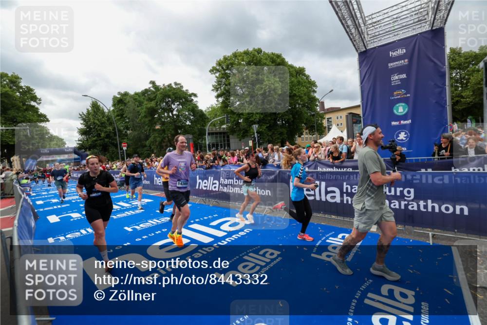 29.06.2025 - hella hamburg halbmarathon Zöllner http://msf.ph/oto/8443332 29.06.2025 10:56:50 Ziel 2378, 3836, 8825, 8996, 13816, 14369, 14461, 15134, 15431, 15712, 16008, 16009, 16043, 16121, 16679, 17133, 18634 meine-sportfotos.de