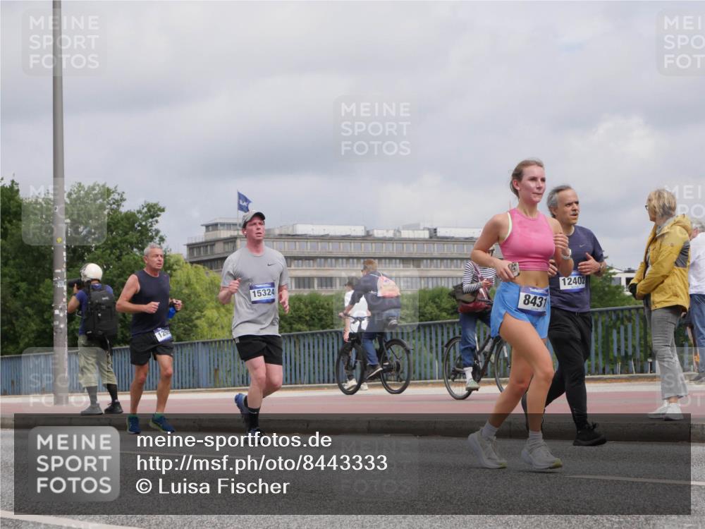 29.06.2025 - hella hamburg halbmarathon Luisa Fischer http://msf.ph/oto/8443333 29.06.2025 10:25:12 Kennedybrücke 15324, 1269, 8431, 12402, 1269, 1963, 2009, 2919, 4289, 4375, 4376, 6676, 7375, 7612, 8431, 8884, 8954, 9062, 9327, 9788, 10167 meine-sportfotos.de