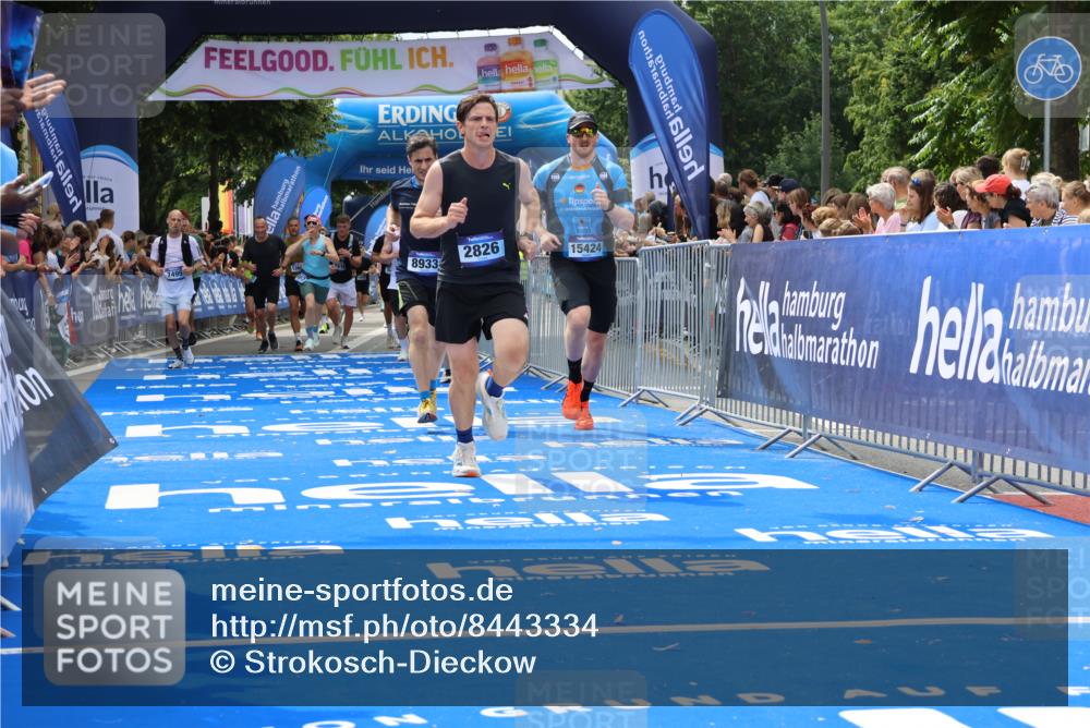29.06.2025 - hella hamburg halbmarathon Strokosch-Dieckow http://msf.ph/oto/8443334 29.06.2025 10:40:05 Ziel 2826, 3547, 4381, 5007, 5050, 5375, 5409, 5508, 5916, 6080, 7495, 8933, 10968, 11731, 12091, 13514, 13667, 15424, 17973, 18979 meine-sportfotos.de