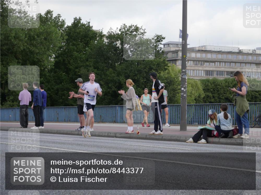 29.06.2025 - hella hamburg halbmarathon Luisa Fischer http://msf.ph/oto/8443377 29.06.2025 09:44:36 Kennedybrücke 15253, 10468 meine-sportfotos.de