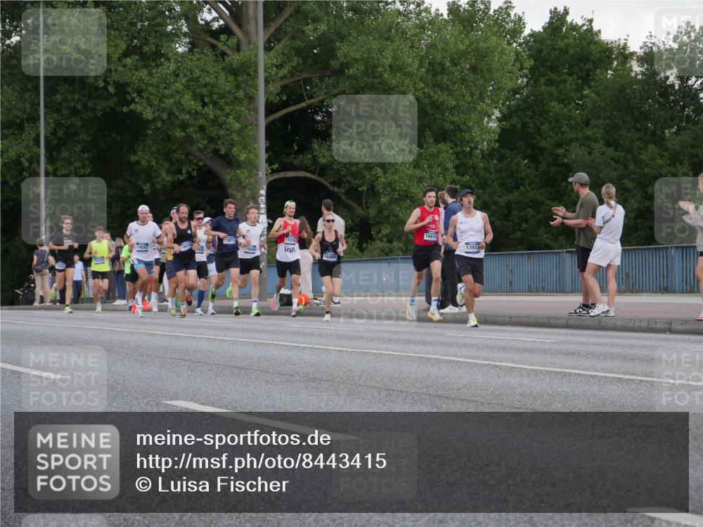 29.06.2025 - hella hamburg halbmarathon Luisa Fischer http://msf.ph/oto/8443415 29.06.2025 09:44:40 Kennedybrücke 5612, 7331, 7855, 9269, 10468 meine-sportfotos.de