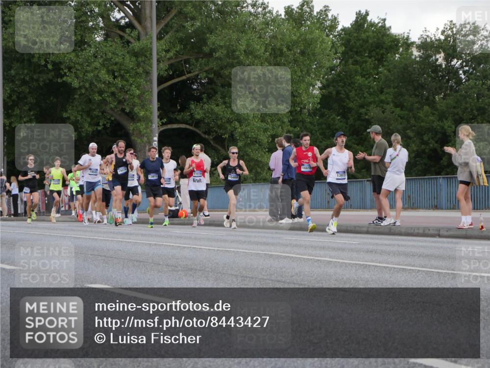 29.06.2025 - hella hamburg halbmarathon Luisa Fischer http://msf.ph/oto/8443427 29.06.2025 09:44:40 Kennedybrücke 13913, 5612, 7331, 7855, 9269, 10468 meine-sportfotos.de