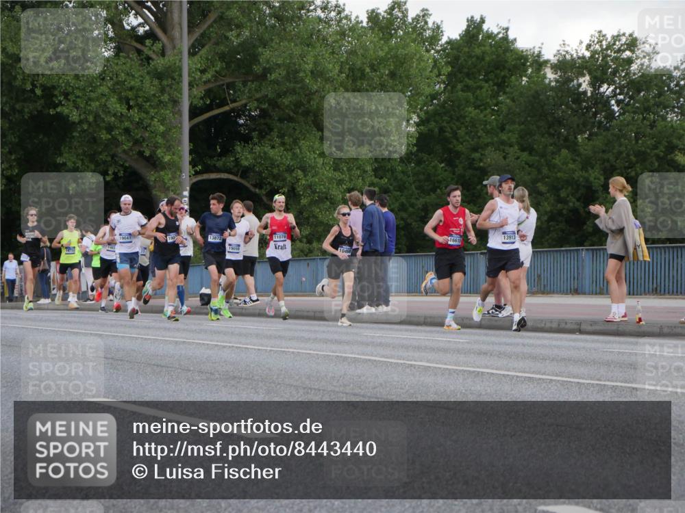 29.06.2025 - hella hamburg halbmarathon Luisa Fischer http://msf.ph/oto/8443440 29.06.2025 09:44:40 Kennedybrücke 1483, 11078, 13872, 19041, 10468, 19050, 13913, 16615, 5612, 7331, 7855, 9269, 10468 meine-sportfotos.de