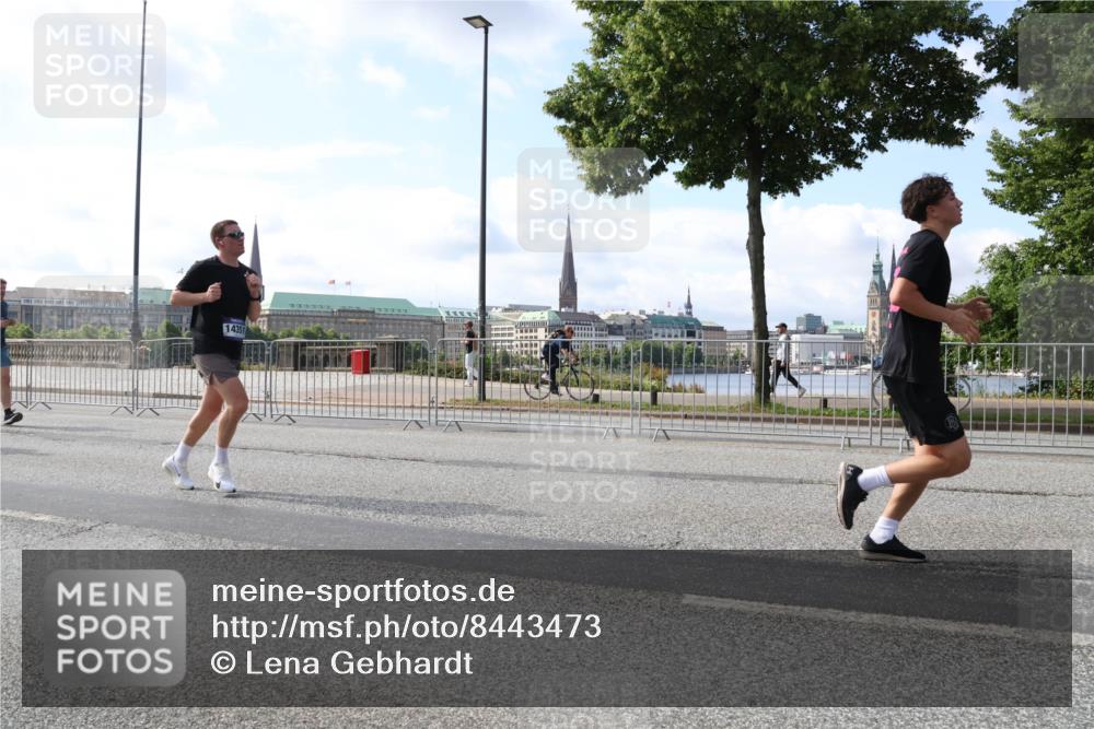 29.06.2025 - hella hamburg halbmarathon Lena Gebhardt http://msf.ph/oto/8443473 29.06.2025 09:53:09 Lombardsbrücke 14351, 1012, 1070, 1163, 1176, 1391, 1466, 1558, 1613, 1735, 1750, 1759, 1782, 2048, 2189, 2213, 2233, 2234, 2590, 2788, 2970, 3021, 3098, 3109, 3124, 3304, 3907, 3917, 3928, 4080, 4091, 4277, 4497, 4553, 4691, 4933, 4981, 4997, 5022, 5132, 5476, 5477, 5623, 5624, 5682, 6081, 6152, 6203, 6460, 6712, 6716, 7005, 7093, 7147, 7191, 7204, 7322, 7325, 7450, 7599, 7765, 7843, 8063, 8145, 8467, 8664, 9126 meine-sportfotos.de