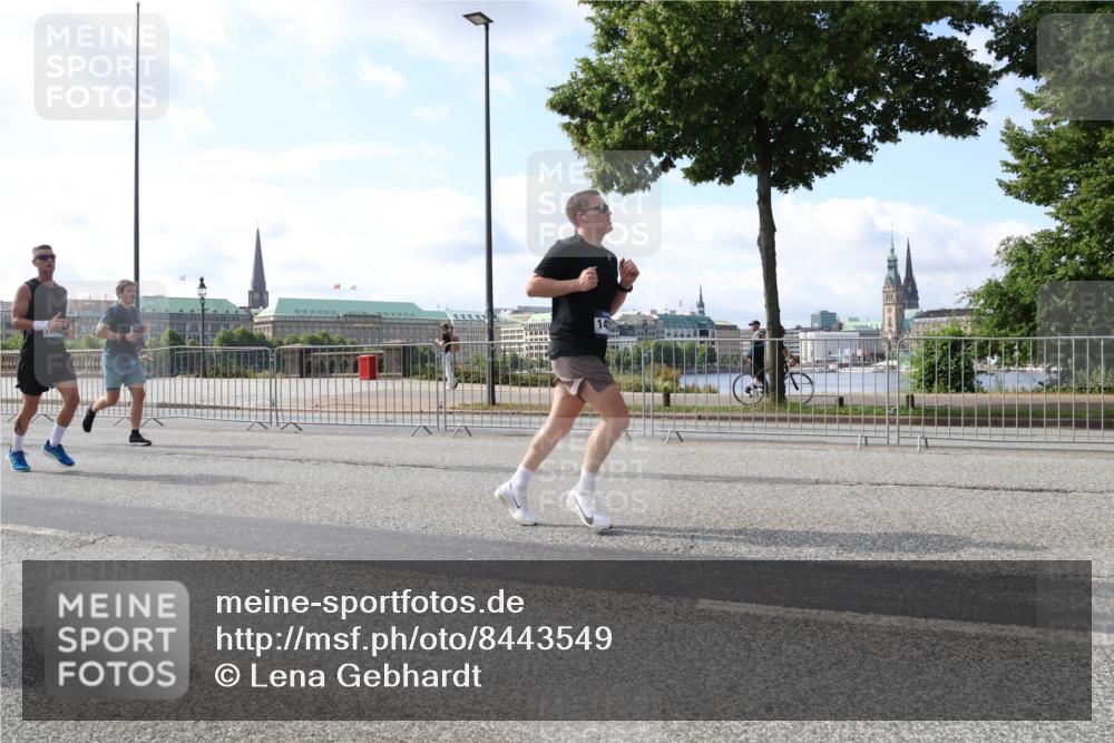 29.06.2025 - hella hamburg halbmarathon Lena Gebhardt http://msf.ph/oto/8443549 29.06.2025 09:53:10 Lombardsbrücke 14, 1012, 1070, 1163, 1176, 1391, 1466, 1558, 1613, 1735, 1750, 1759, 1782, 2048, 2189, 2213, 2233, 2234, 2590, 2623, 2788, 2970, 3021, 3098, 3109, 3124, 3304, 3907, 3917, 3928, 4080, 4091, 4277, 4497, 4553, 4691, 4933, 4981, 4997, 5022, 5132, 5476, 5477, 5623, 5624, 5682, 5692, 6081, 6152, 6203, 6375, 6460, 6712, 6716, 7005, 7093, 7147, 7191, 7204, 7322, 7325, 7450, 7599, 7765, 7843, 8063, 8145, 8467, 8664, 9126 meine-sportfotos.de