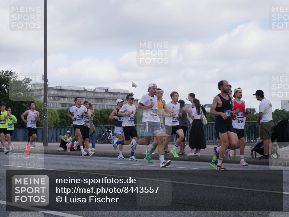 29.06.2025 - hella hamburg halbmarathon Luisa Fischer http://msf.ph/oto/8443557 29.06.2025 09:44:46 Kennedybrücke 14753, 5612, 19042, 7331, 123, 9269, 19041, 19050, 1907, 1078, 5612, 7331, 7855, 9269, 10468 meine-sportfotos.de