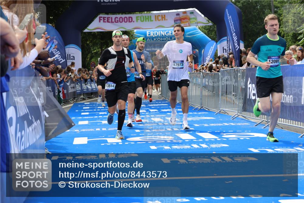 29.06.2025 - hella hamburg halbmarathon Strokosch-Dieckow http://msf.ph/oto/8443573 29.06.2025 10:40:02 Ziel 2826, 3626, 5007, 5050, 5375, 5508, 5916, 6080, 7495, 8467, 8574, 8933, 12091, 13514, 15421, 15424, 17973 meine-sportfotos.de