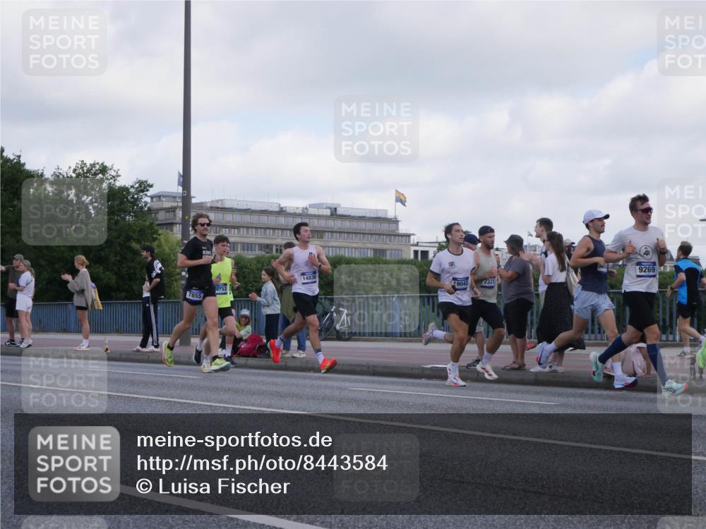 29.06.2025 - hella hamburg halbmarathon Luisa Fischer http://msf.ph/oto/8443584 29.06.2025 09:44:47 Kennedybrücke 7855, 14836, 753, 19042, 7331, 9269, 5612, 7331, 7855, 9269, 10468 meine-sportfotos.de
